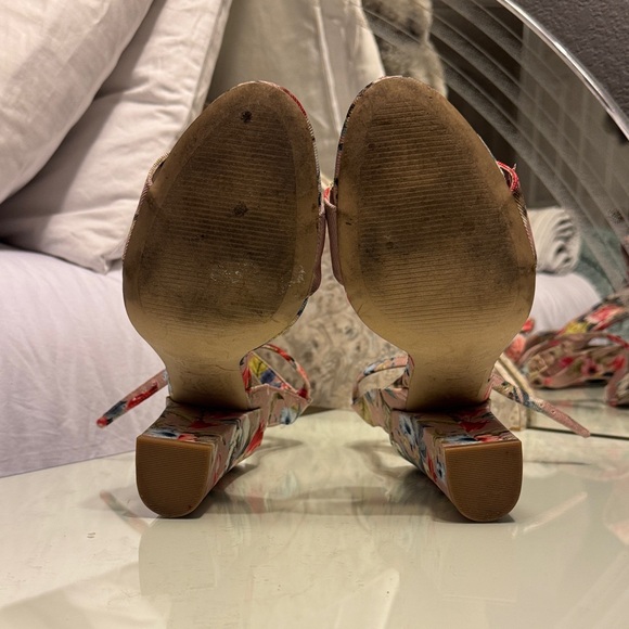 Aldo Multicolor Floral Heels - Picture 4 of 4